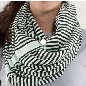 lululemon vinyasa scarf in black Tonga striped mint